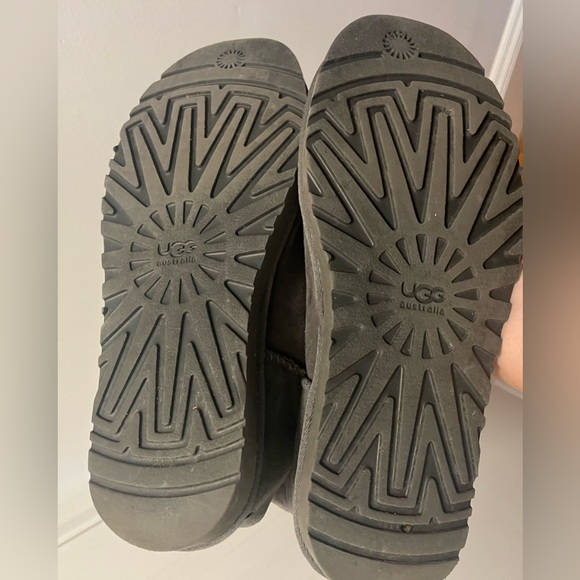 EUC Authentic Gray Classic Tall Ugg Boots (9) - Picture 5 of 6